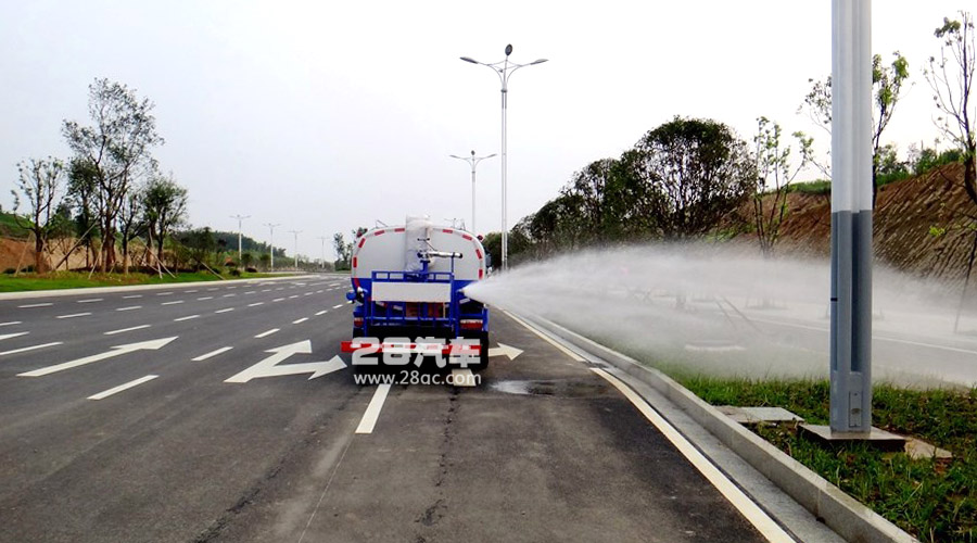 多利卡灑水車側噴 多利卡灑水車側噴