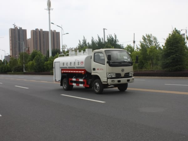 新東日牌YZR5070GPSE型綠化噴灑車